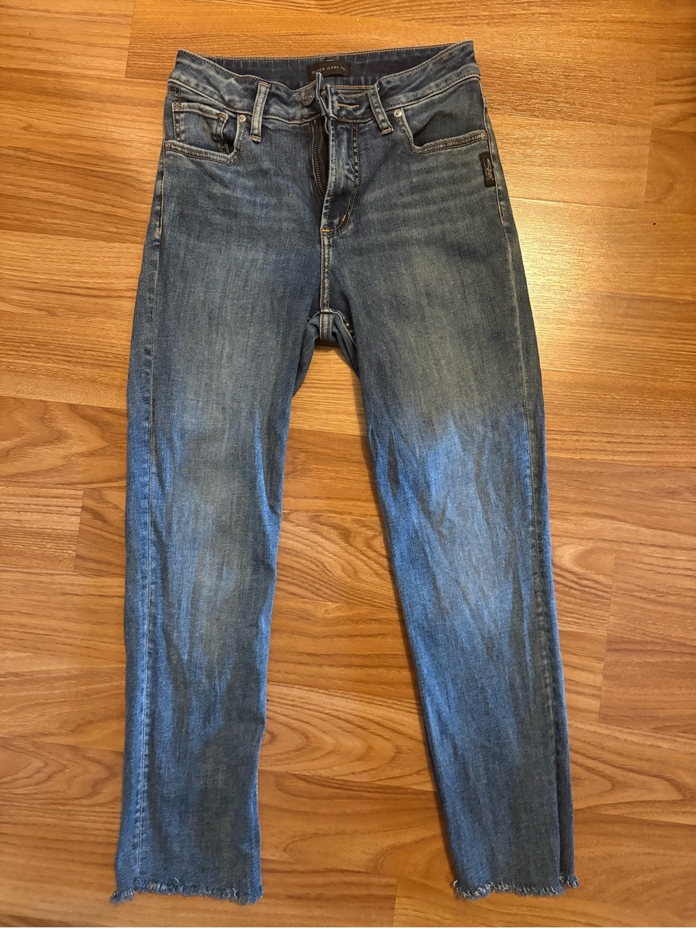 Silver Jeans women’s Straight Denim in Faded Blue